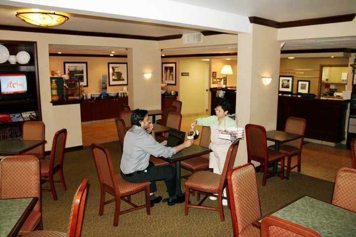 Hampton Inn Chapel Hill Restoran gambar